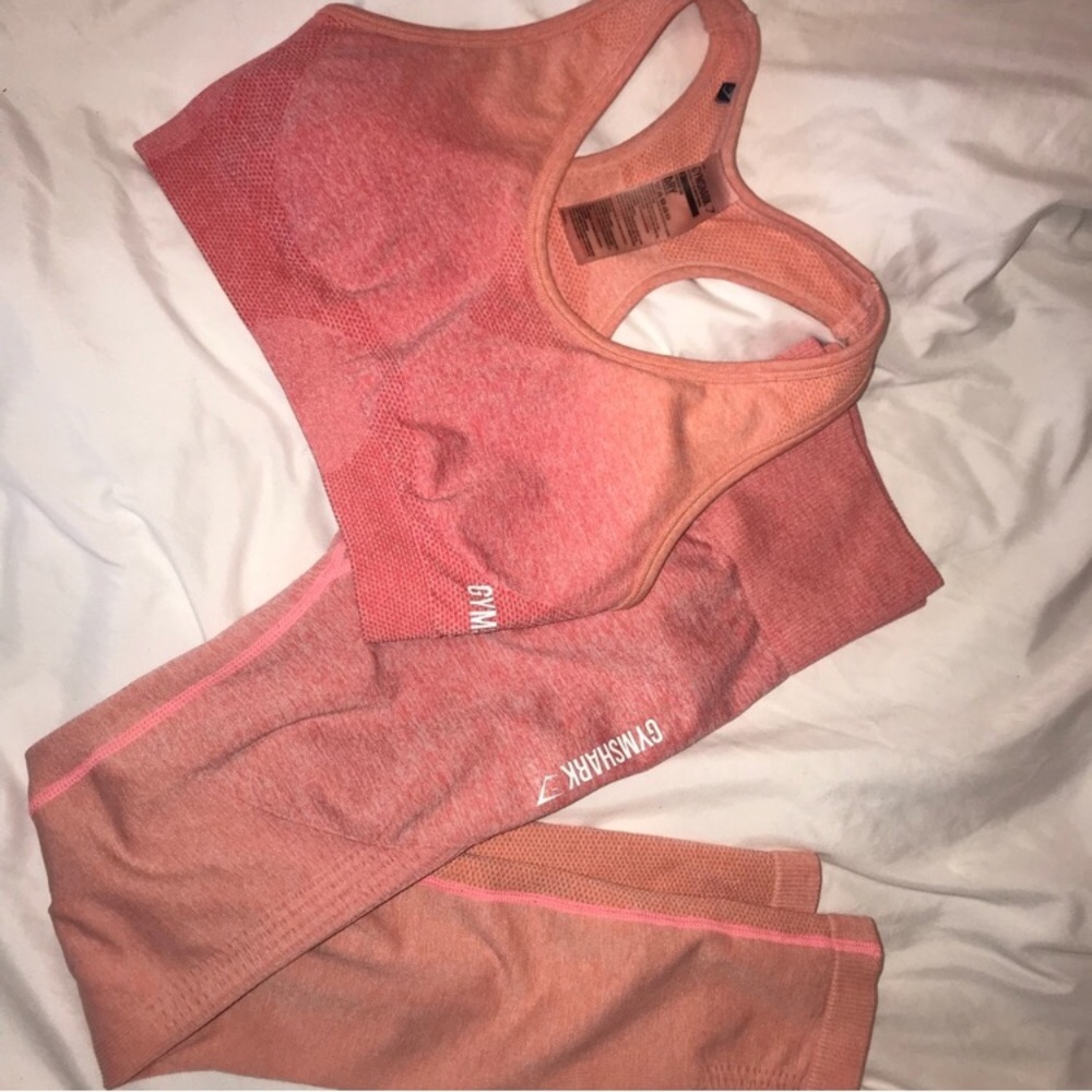 Gymshark Ombre set in Small Leggings & sports bra